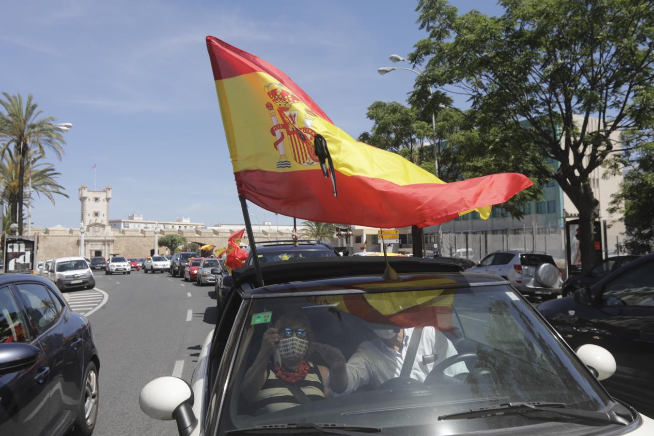 FOTOS: La caravana de Vox en Cádiz pide la dimisión de Sánchez