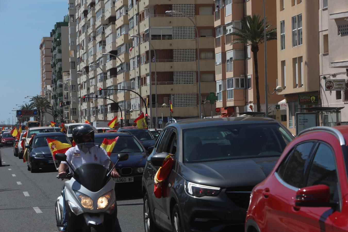 FOTOS: La caravana de Vox en Cádiz pide la dimisión de Sánchez