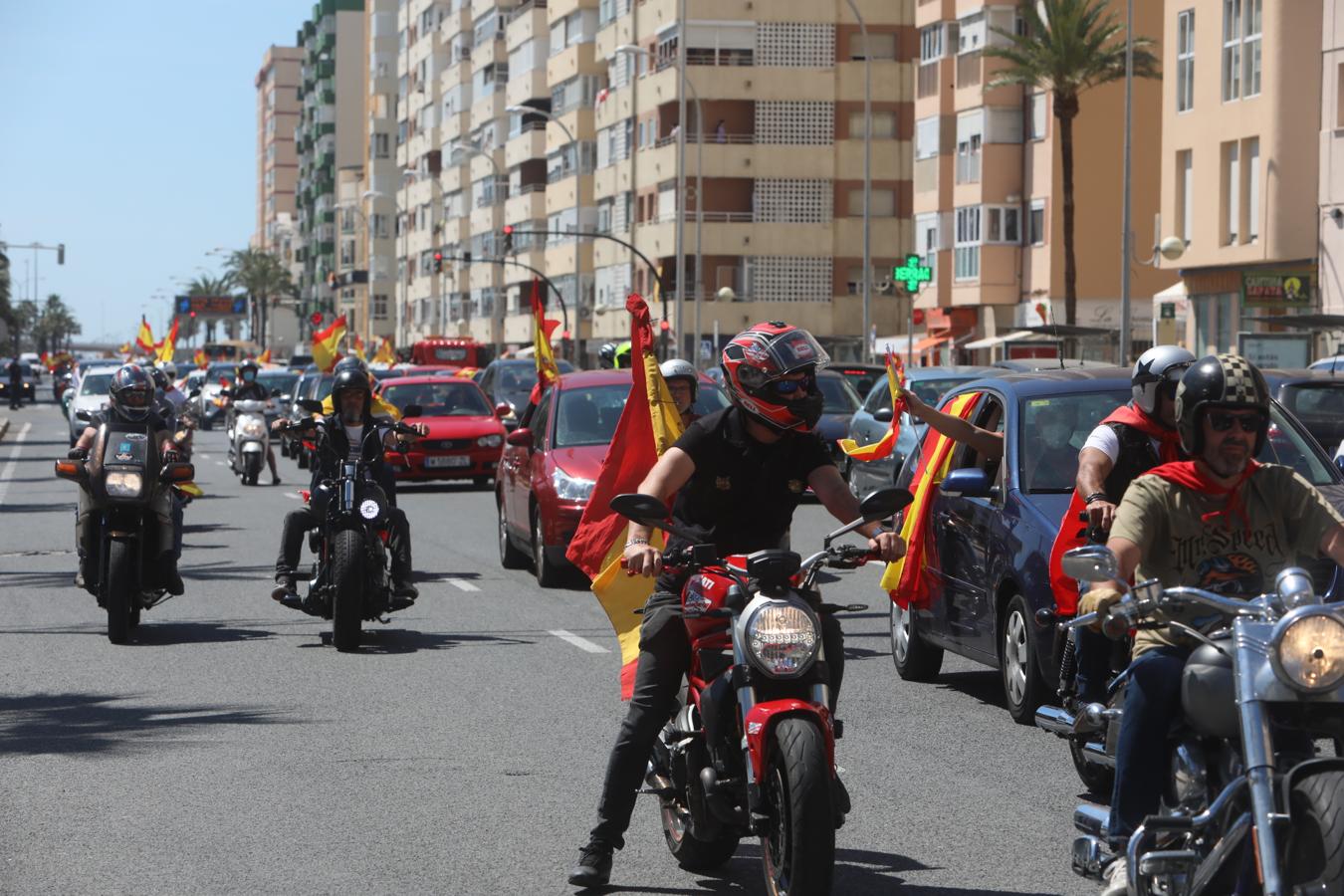 FOTOS: La caravana de Vox en Cádiz pide la dimisión de Sánchez