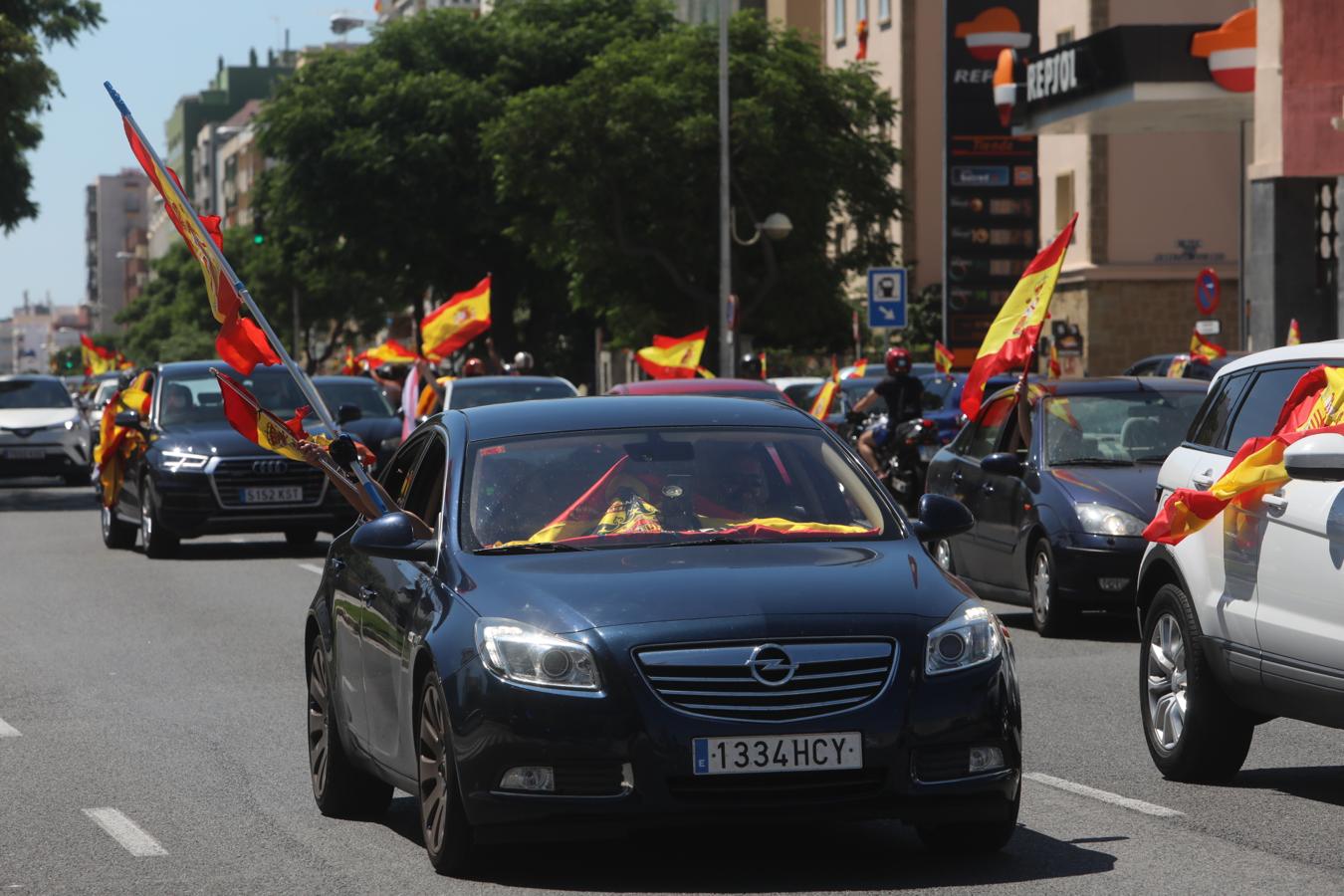 FOTOS: La caravana de Vox en Cádiz pide la dimisión de Sánchez