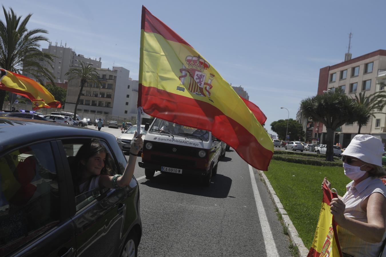 FOTOS: La caravana de Vox en Cádiz pide la dimisión de Sánchez