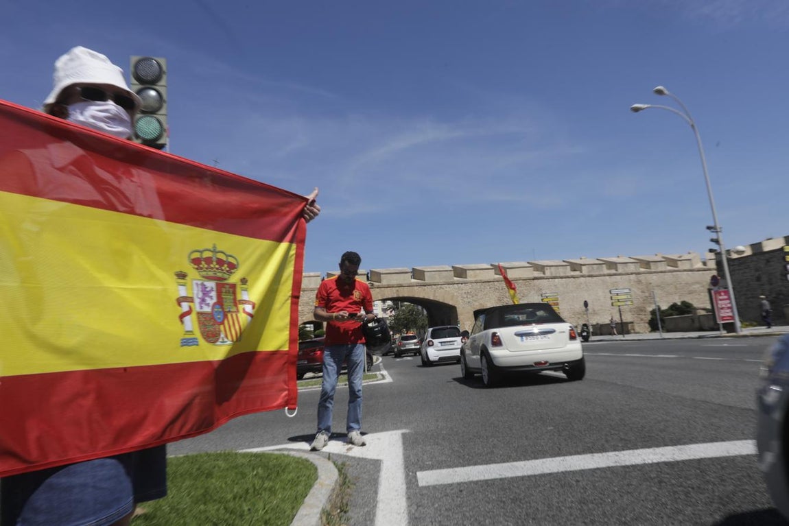 FOTOS: La caravana de Vox en Cádiz pide la dimisión de Sánchez