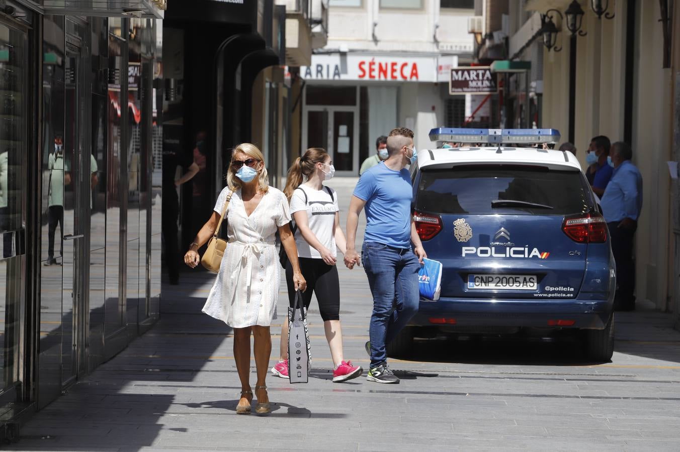 El ambiente en la calle el primer día de la fase 2 en Córdoba, en imágenes