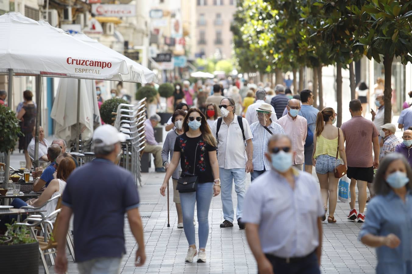 El ambiente en la calle el primer día de la fase 2 en Córdoba, en imágenes