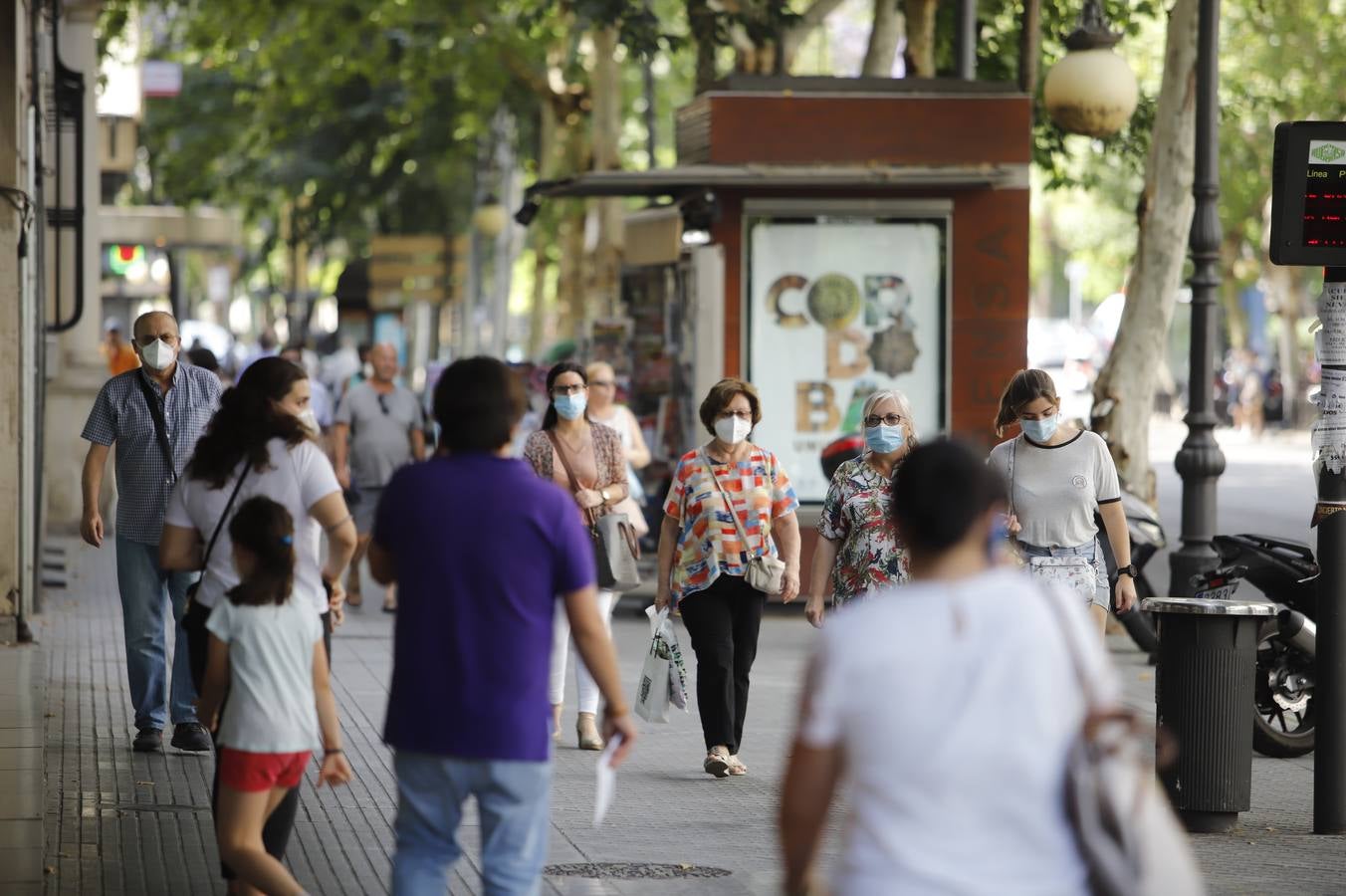 El ambiente en la calle el primer día de la fase 2 en Córdoba, en imágenes