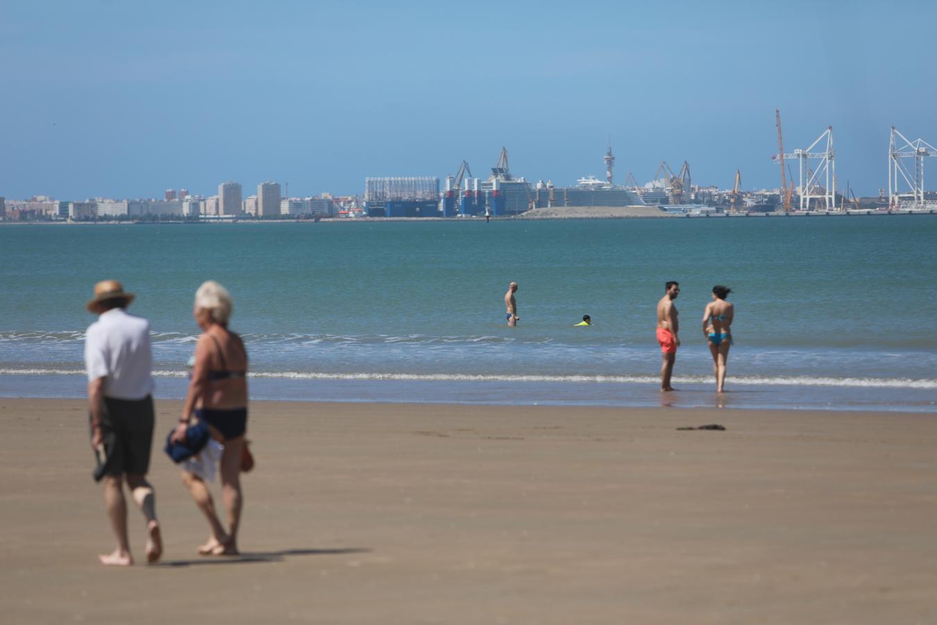 FOTOS: Así vive Cádiz el primer día en la fase 2