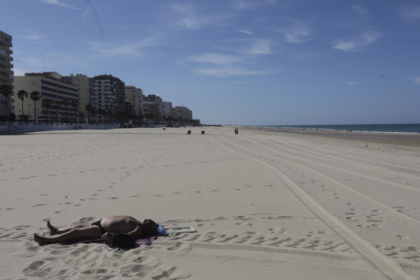 FOTOS: Así vive Cádiz el primer día en la fase 2