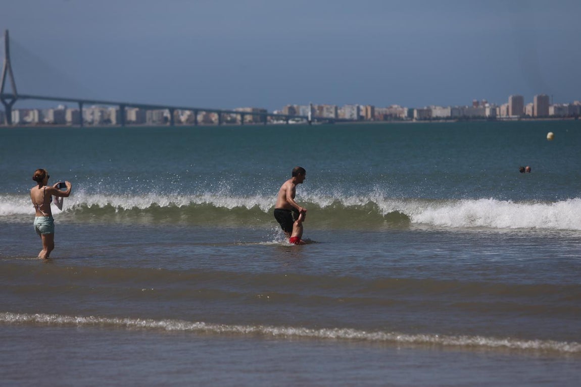 FOTOS: Así vive Cádiz el primer día en la fase 2