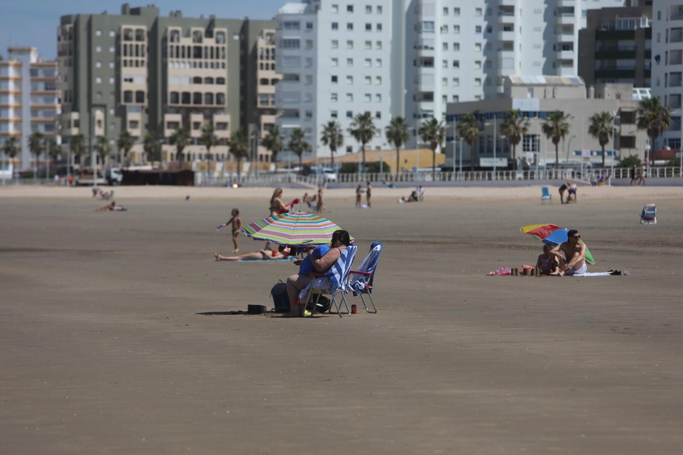 FOTOS: Así vive Cádiz el primer día en la fase 2