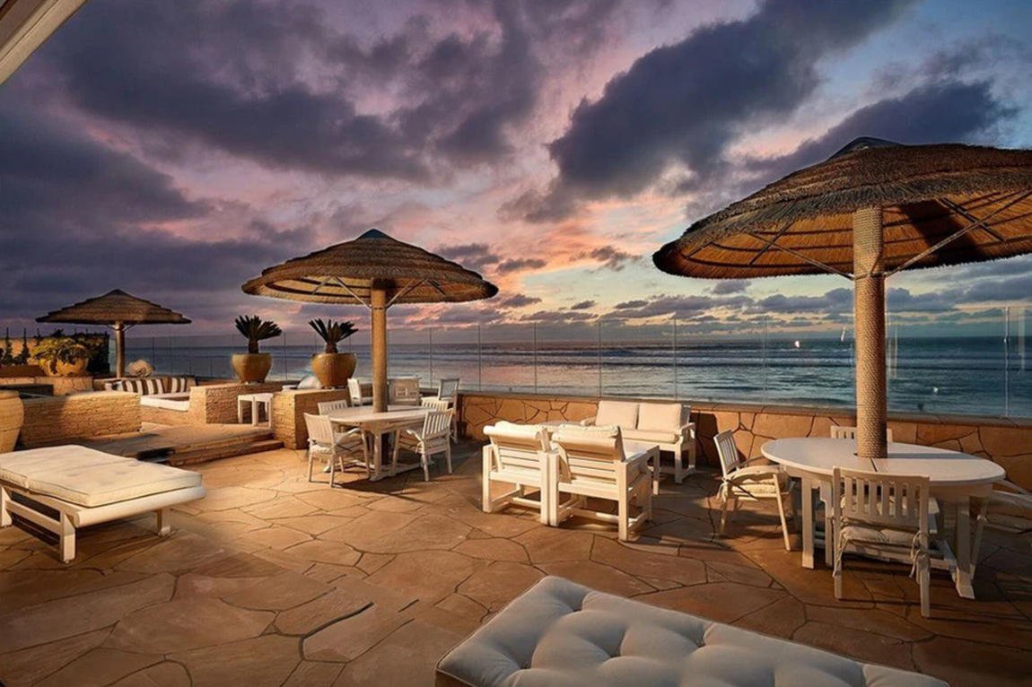 La nueva mansión costera de Melinda y Bill Gates. El que es uno de los hombres más ricos del mundo ha decidido ampliar su patrimonio, en plena cuarentena, con una nueva y espectacular propiedad. La vivienda en cuestión está situada en la localidad costera de Del Mar, en el condado de San Diego, California.