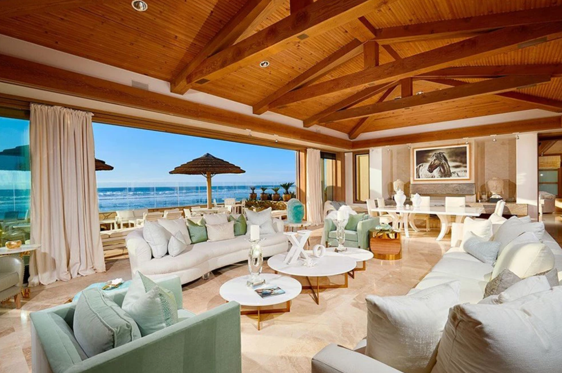 La nueva mansión costera de Melinda y Bill Gates. Actualmente, la pareja, además de adquirir nuevas propiedades, está inmersa en la lucha contra el Covid-19 a través de su fundación. El creador de Microsoft y su mujer han donado ya 250 millones de dólares, de los cuales una parte está destinada al estudio de una vacuna.