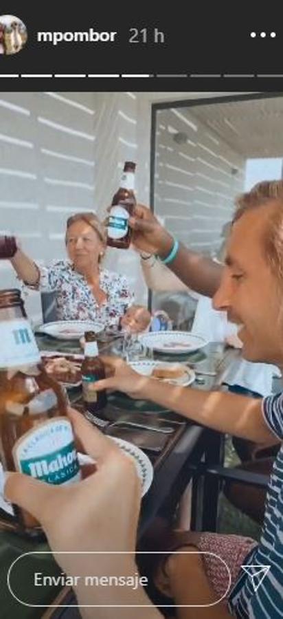 Marta Pombo disfrutó de una comida junto a su marido y con amigos. 