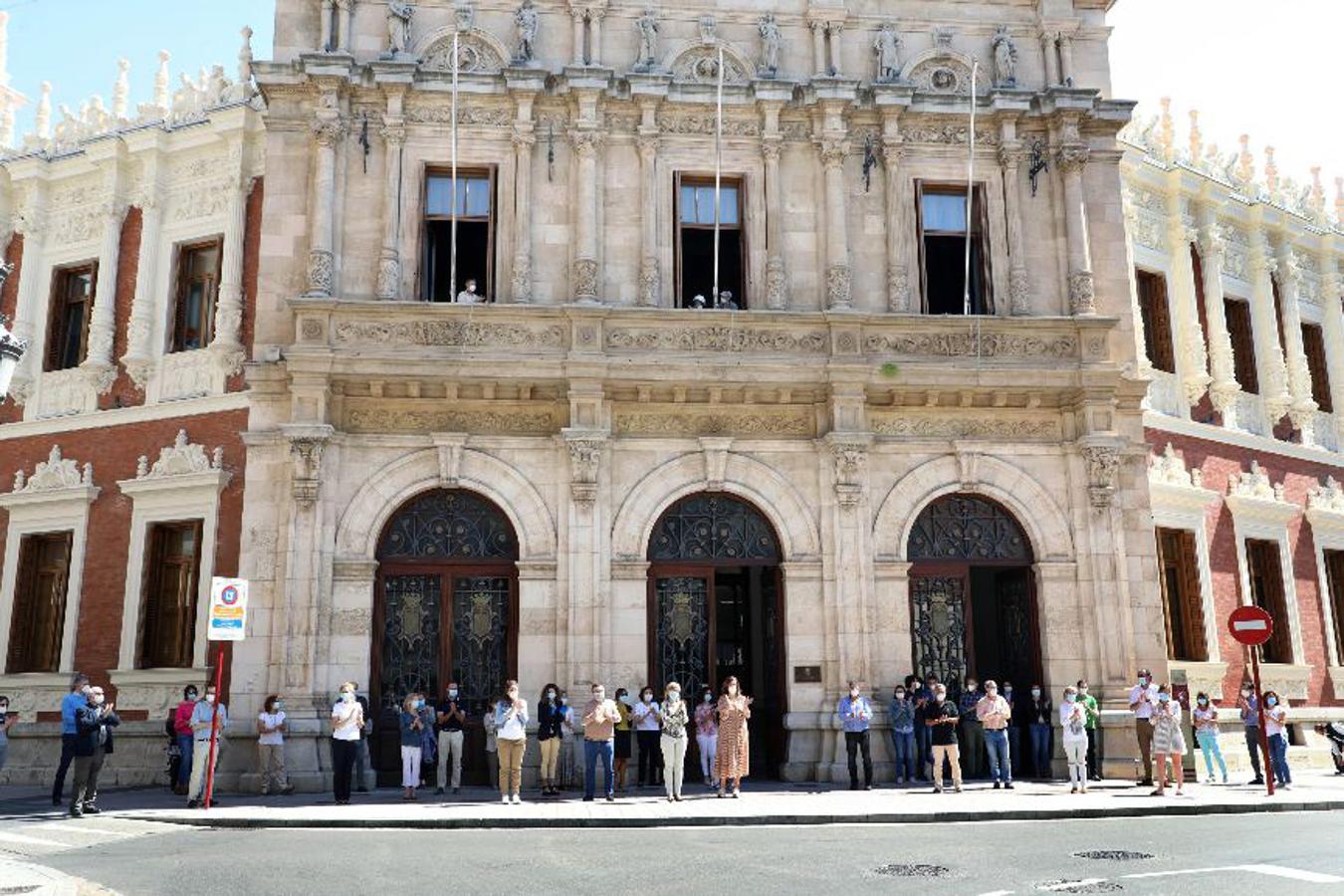 Las imágenes de los homenajes a las víctimas del Covid-19 en Castilla y León