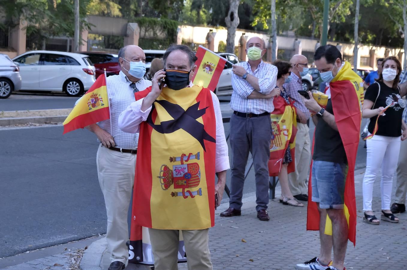 Apoyo al coronel destituido de la Guardia Civil Pérez de los Cobos