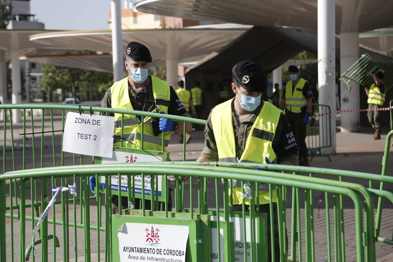 La retirada del dispositivo para los test en las Setas en Córdoba, en imágenes