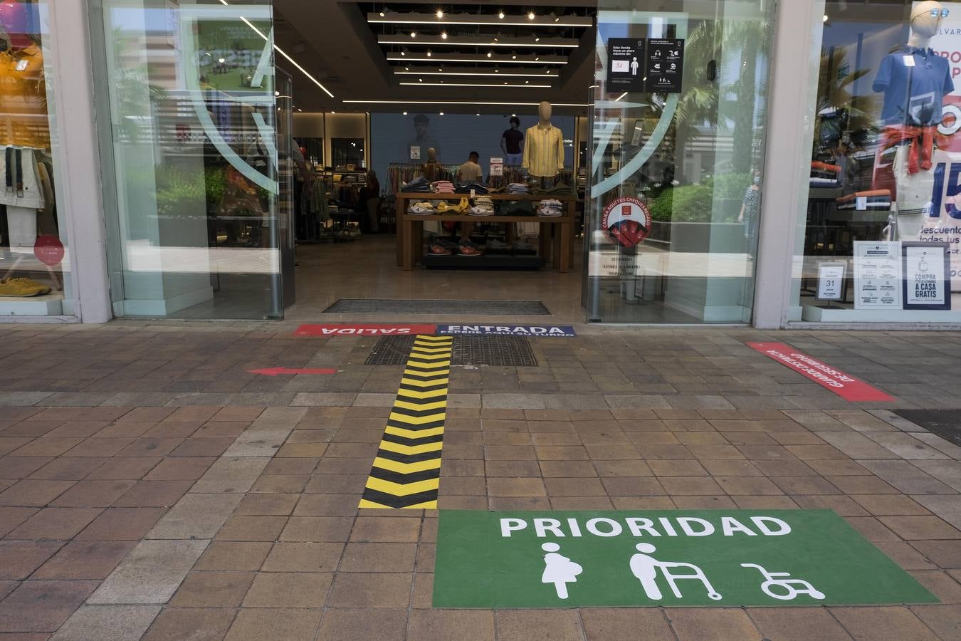 Los centros comerciales de Cádiz refuerzan sus medidas de seguridad por la alerta sanitaria