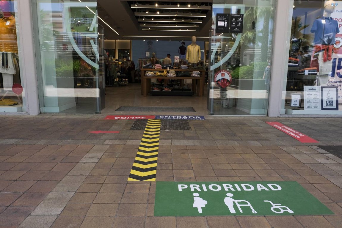 Los centros comerciales de Cádiz refuerzan sus medidas de seguridad por la alerta sanitaria