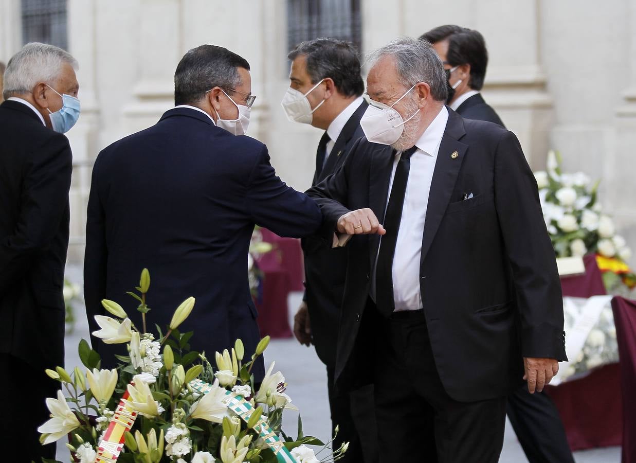 El homenaje de Sevilla a las víctimas del coronavirus en el día de San Fernando (y II)