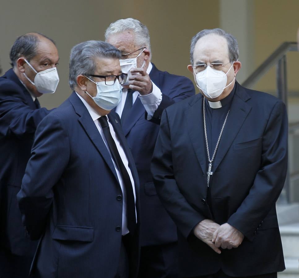 El homenaje de Sevilla a las víctimas del coronavirus en el día de San Fernando (y II)