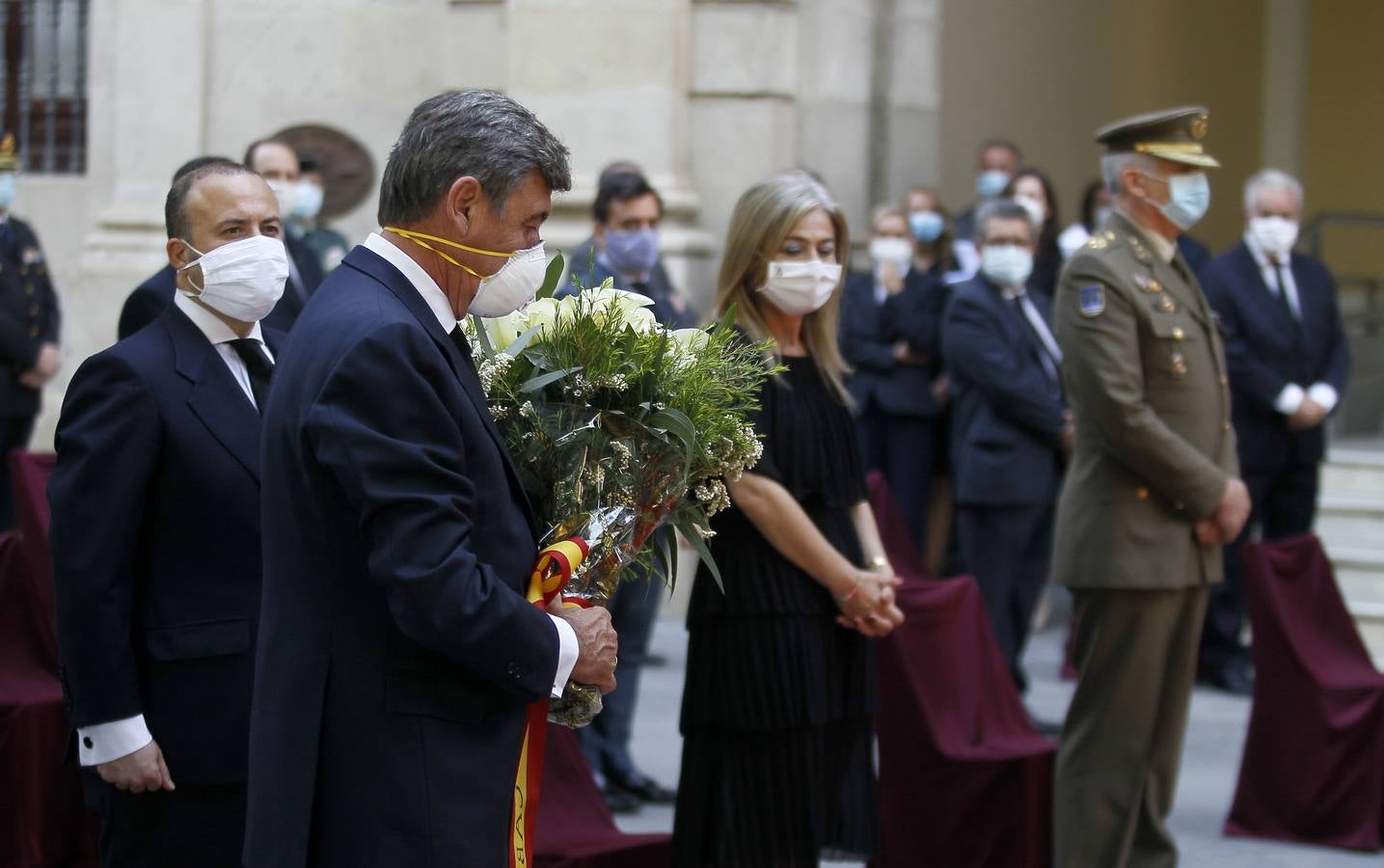 El homenaje de Sevilla a las víctimas del coronavirus en el día de San Fernando (I)