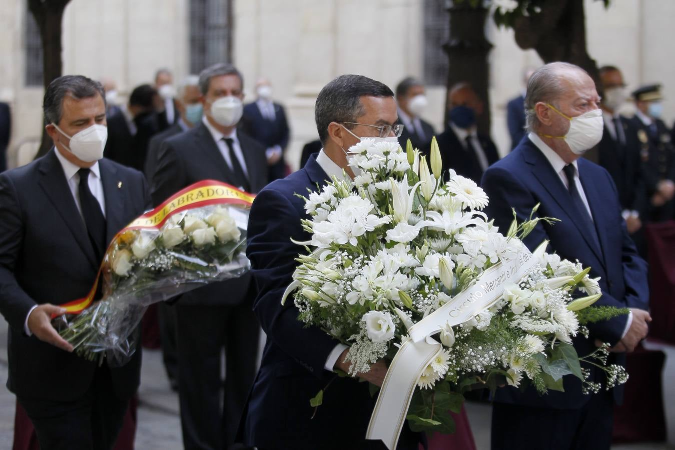 El homenaje de Sevilla a las víctimas del coronavirus en el día de San Fernando (I)