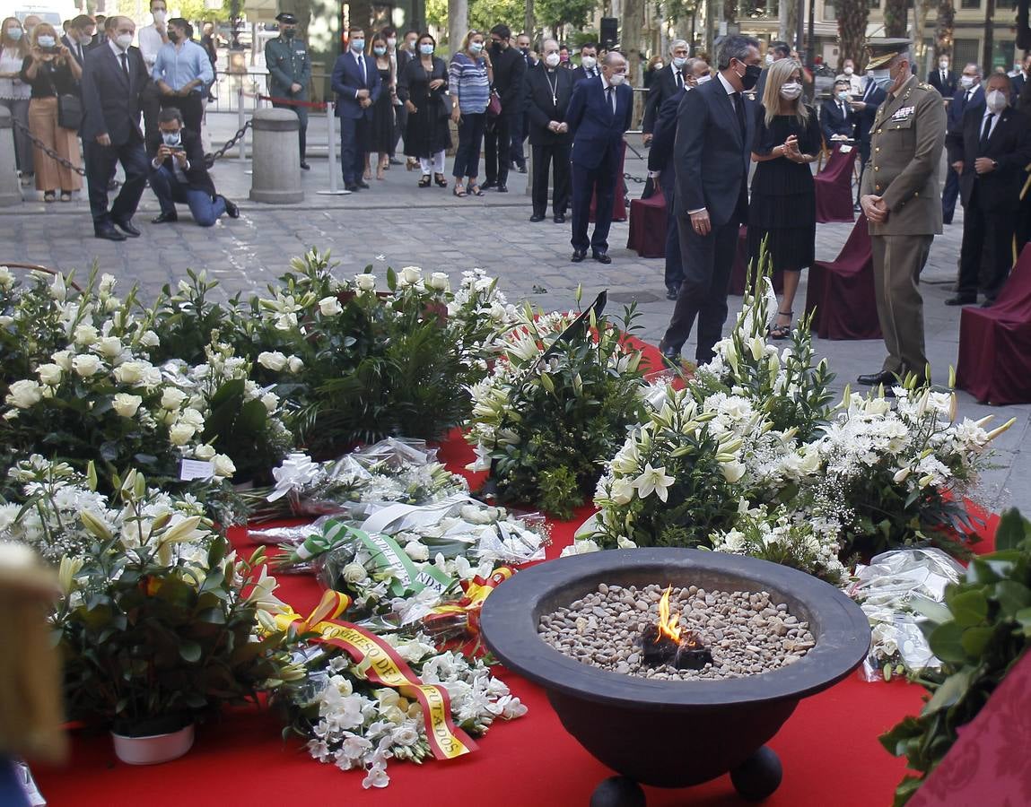 El homenaje de Sevilla a las víctimas del coronavirus en el día de San Fernando (I)