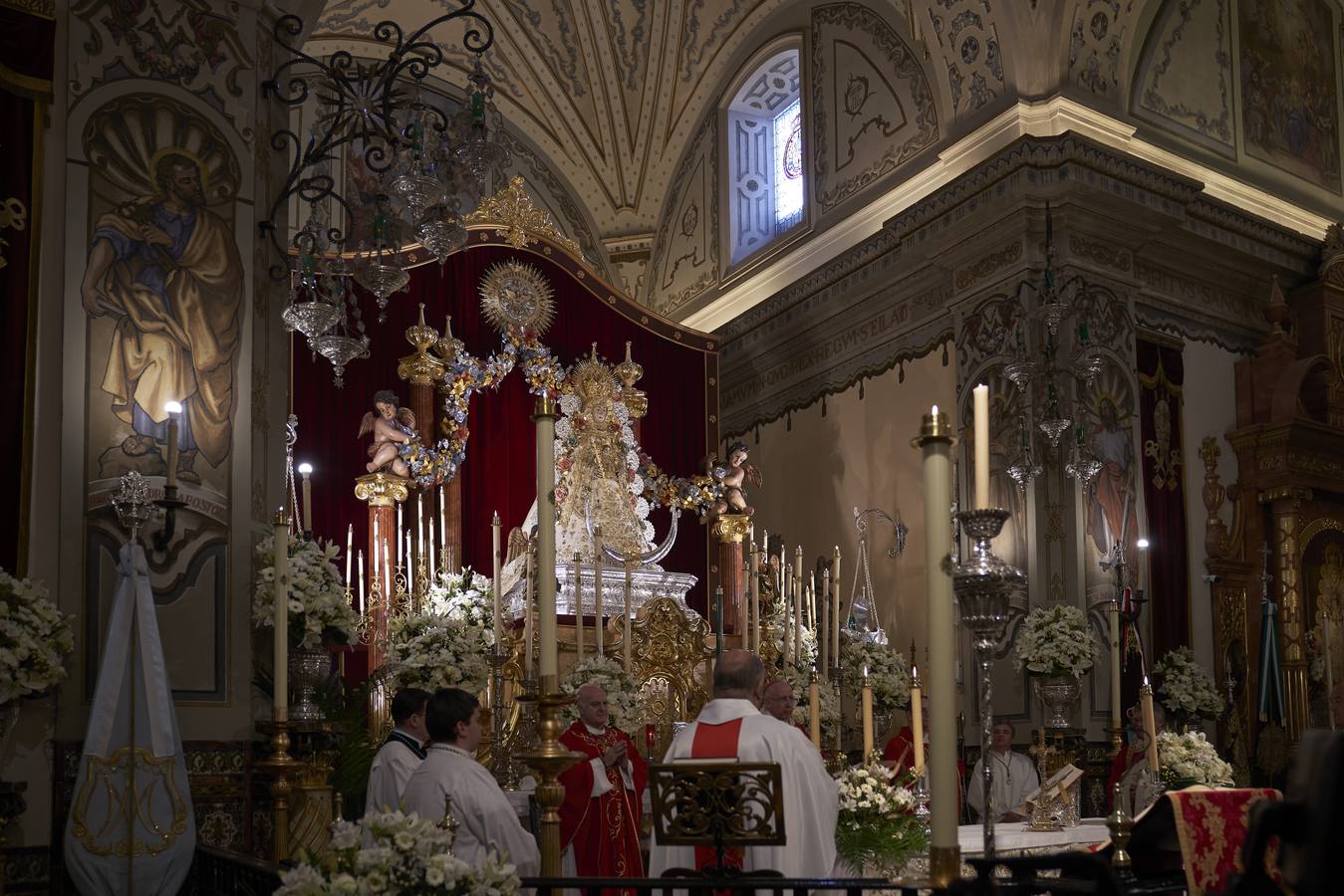 La Virgen del Rocío preside un histórico Pontifical en Almonte