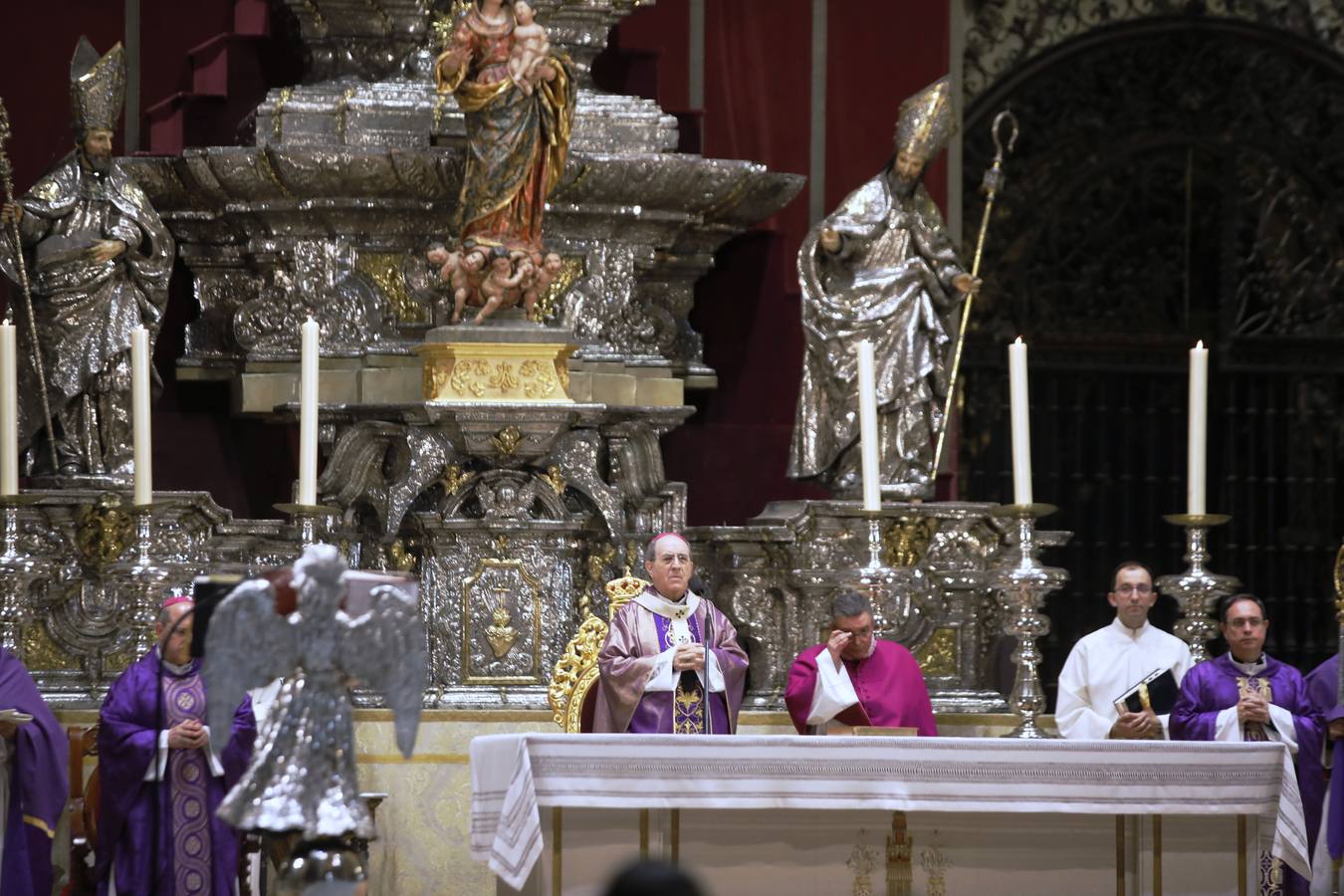 Multitudinario funeral por las víctimas del coronavirus en la Catedral de Sevilla