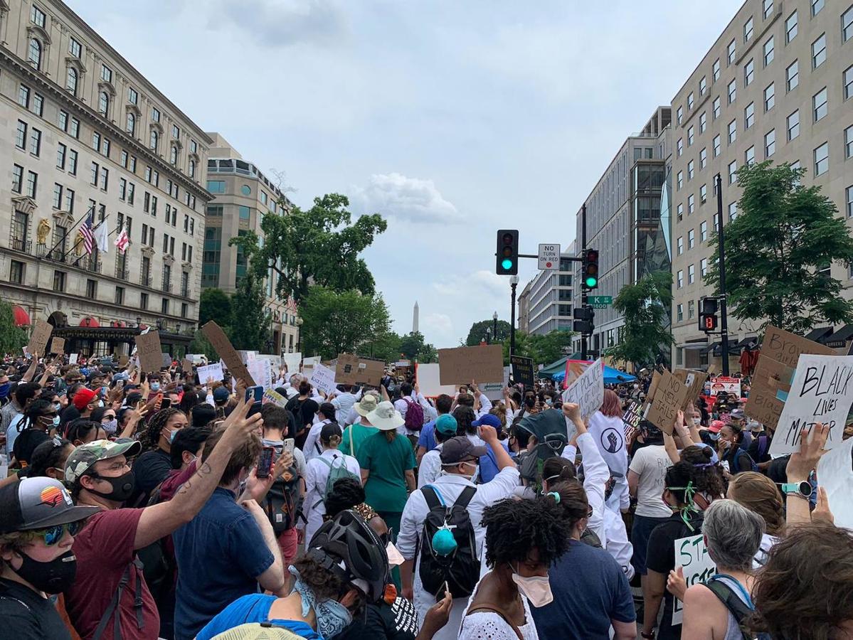 En imágenes: Multitudinaria manifestación en Washington contra el racismo y contra Trump