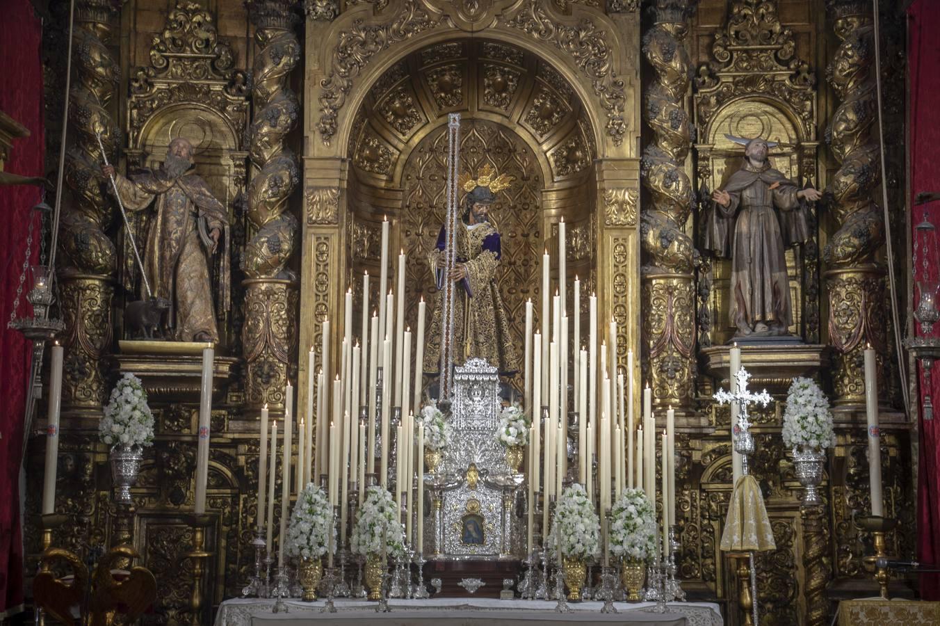 Altar de triduo eucaristíco del Silencio