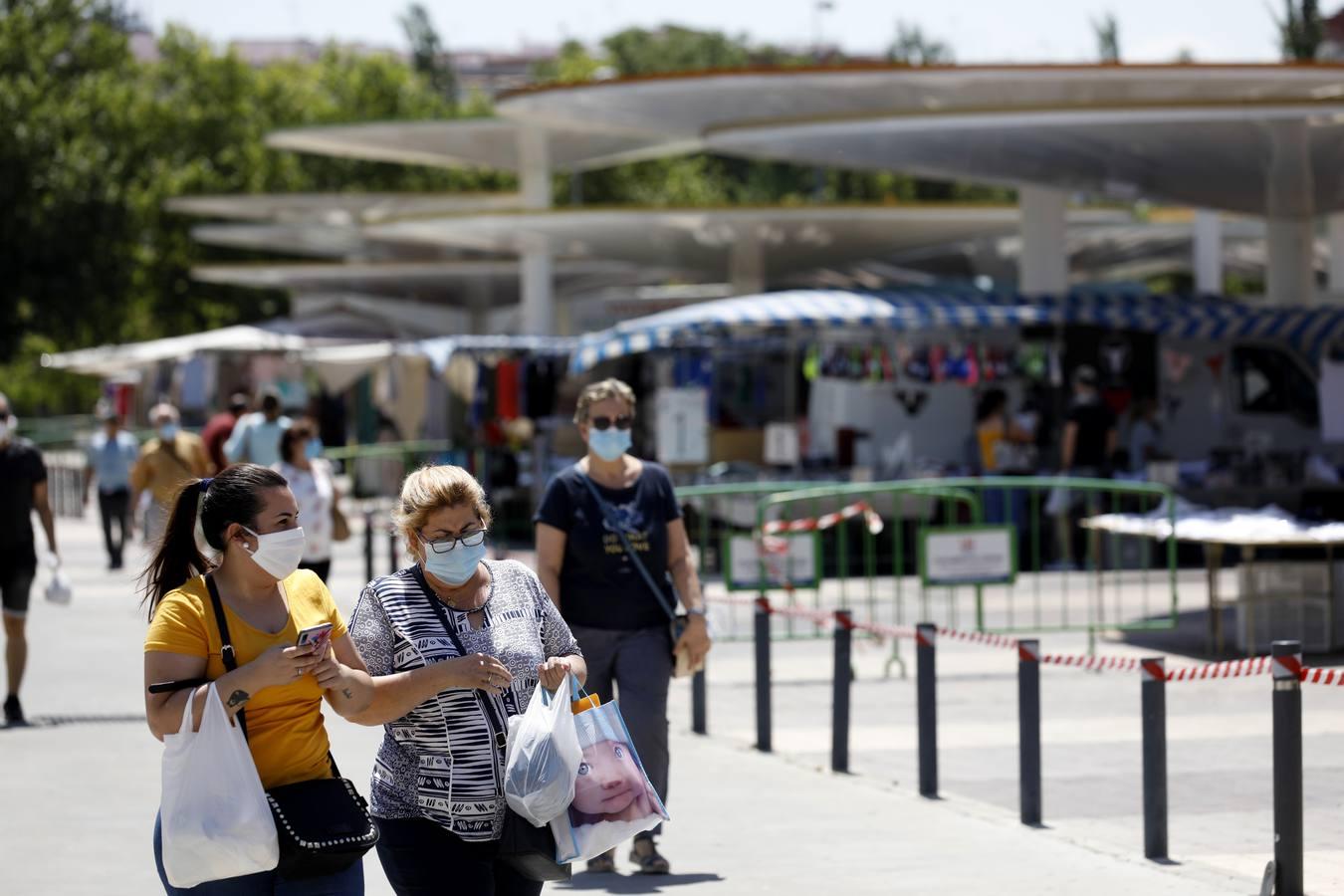 La vuelta de los mercadillos en Córdoba, en imágenes