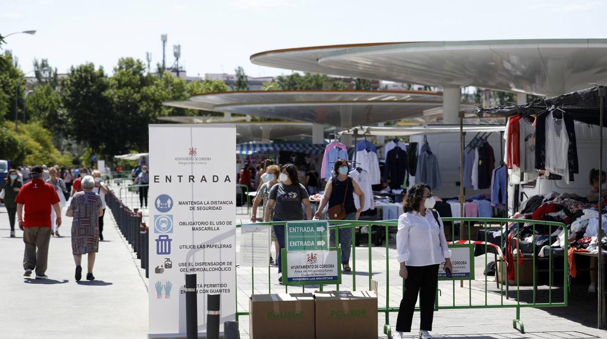 La vuelta de los mercadillos en Córdoba, en imágenes