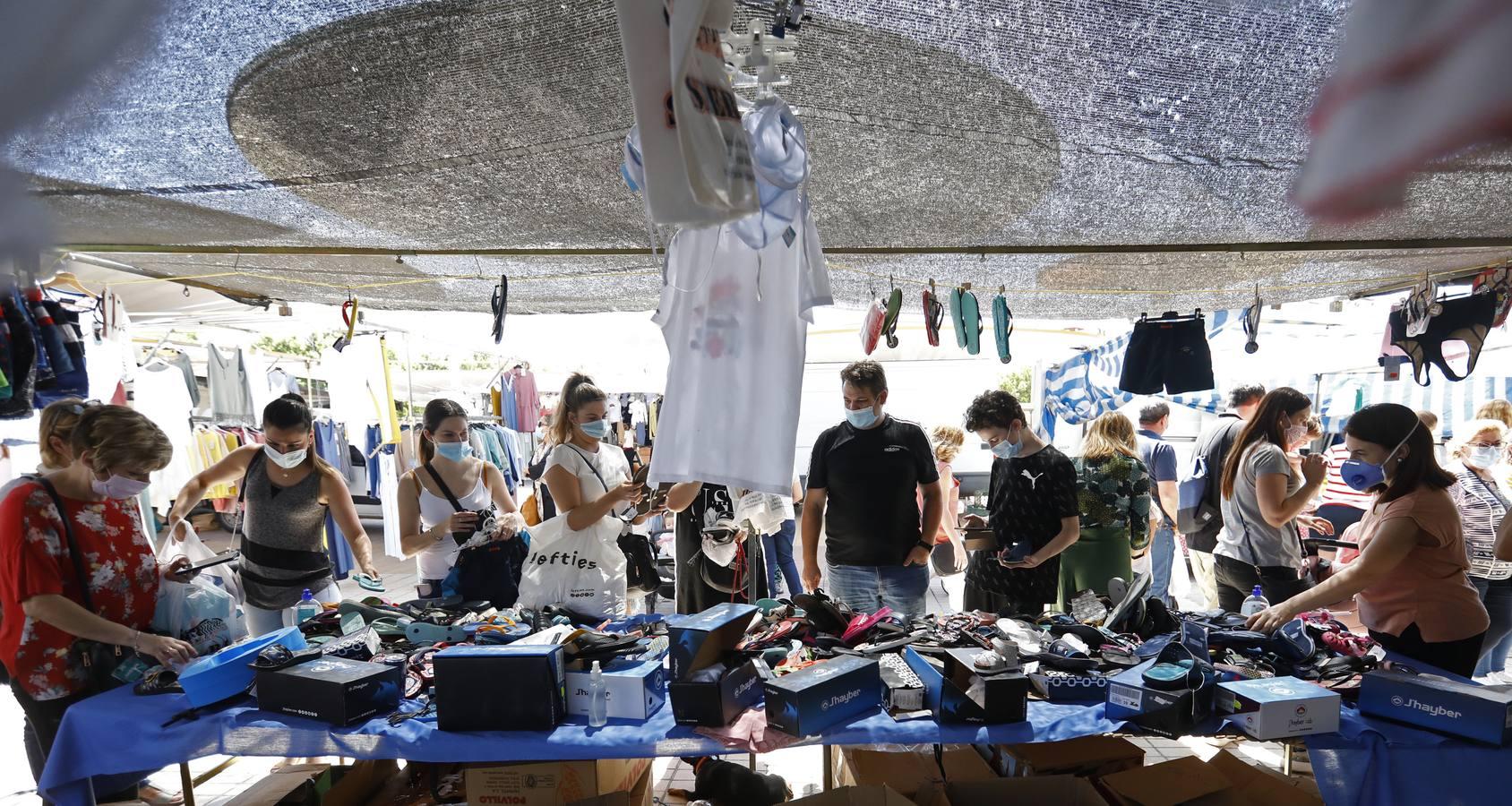 La vuelta de los mercadillos en Córdoba, en imágenes