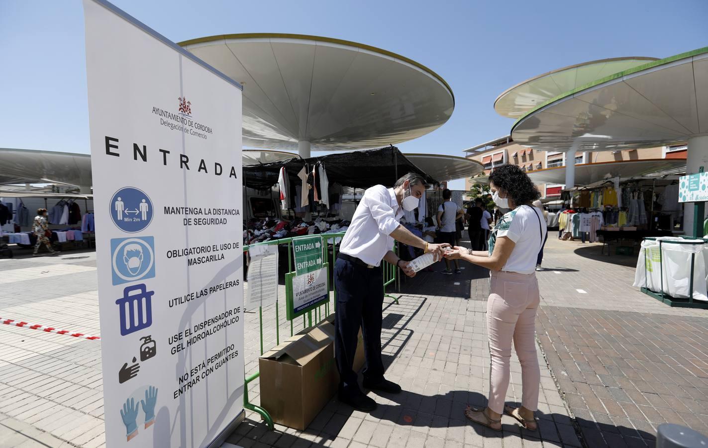 La vuelta de los mercadillos en Córdoba, en imágenes