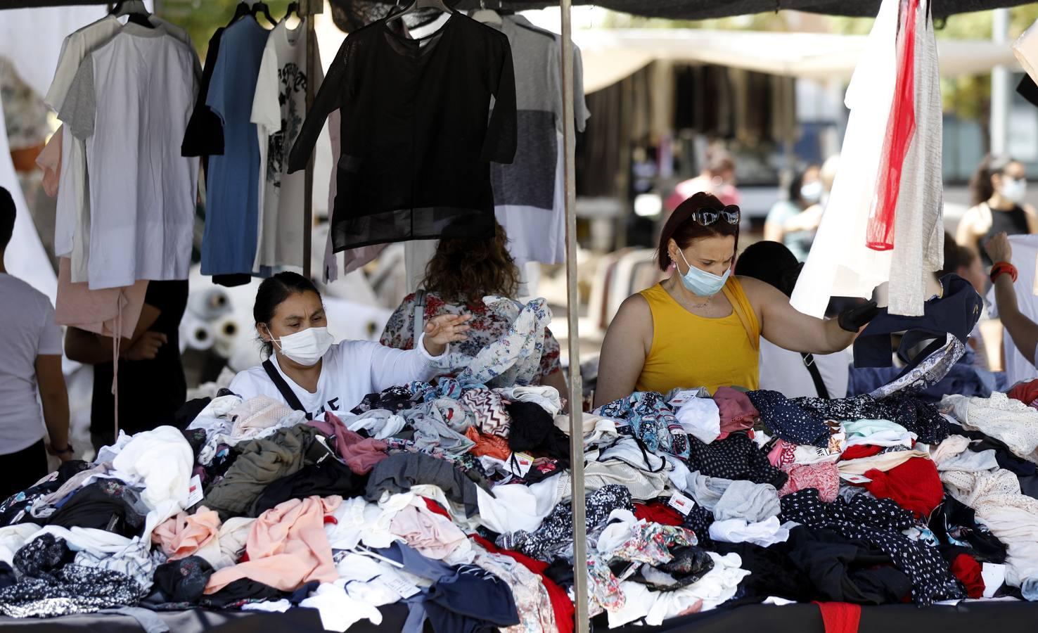 La vuelta de los mercadillos en Córdoba, en imágenes