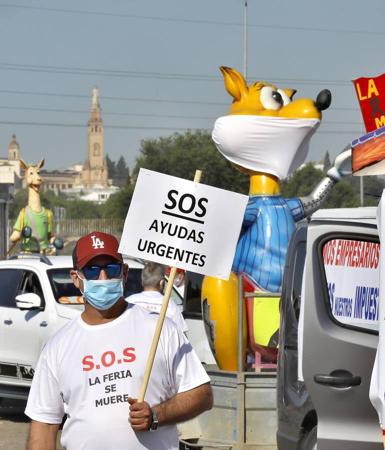 En imágenes, los feriantes se plantan ante el Parlamento andaluz