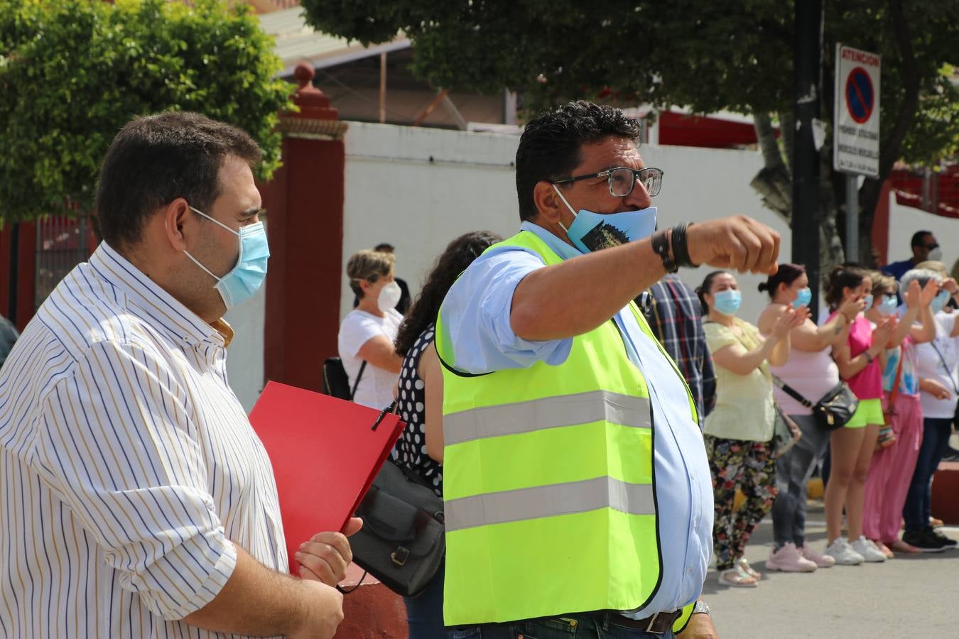 La marcha de protesta de los feriantes de Aguilar a Lucena, en imágenes