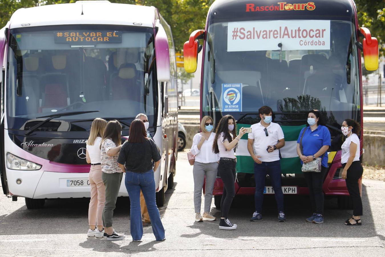 La caravana de autobuses de Córdoba, en imágenes