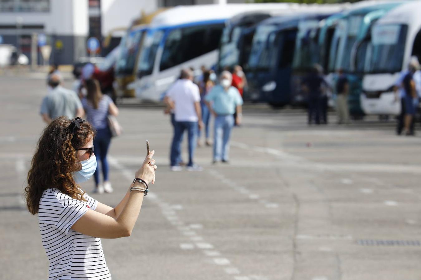 La caravana de autobuses de Córdoba, en imágenes