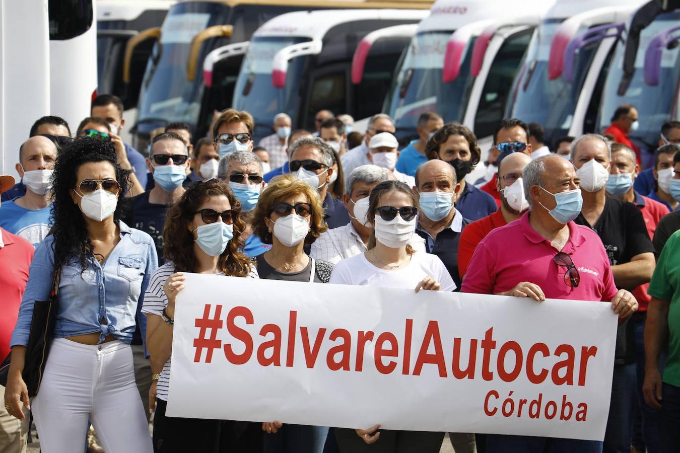 La caravana de autobuses de Córdoba, en imágenes