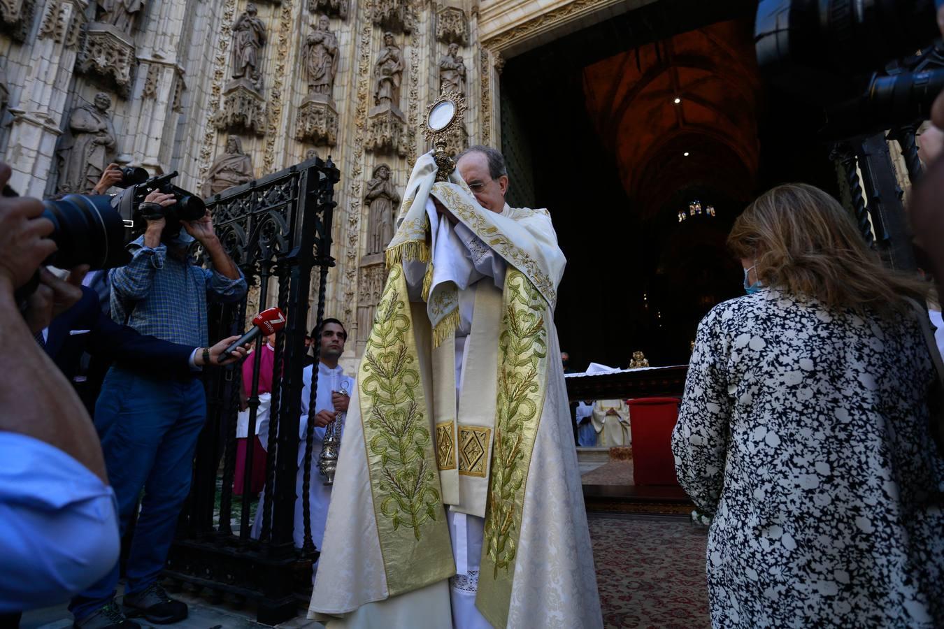 Procesión claustral del Corpus en la Catedral