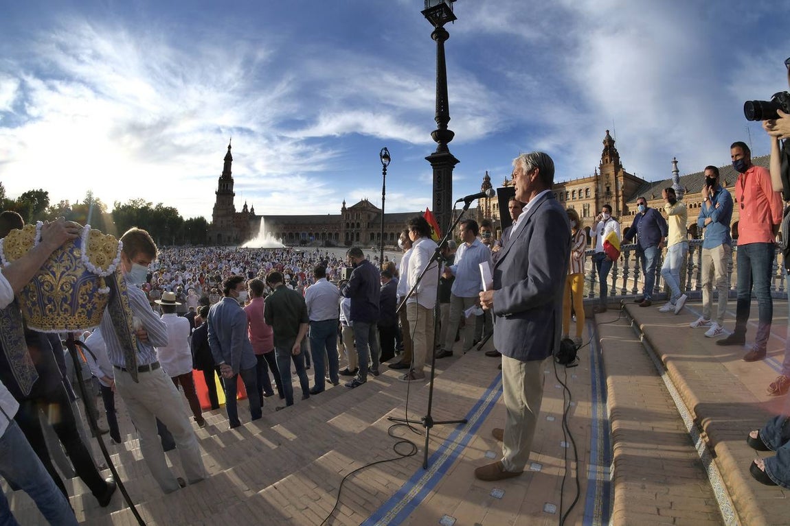 En imágenes, paseo taurino reivindicativo por las calles de Sevilla