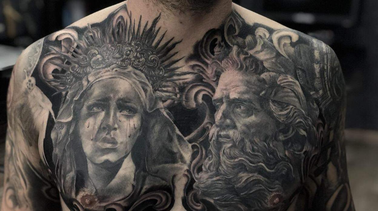 Los tatuajes con las obras de Francisco Romero Zafra, en imágenes