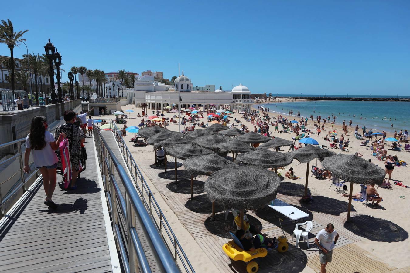 Las playas de Cádiz afrontan otro domingo entre medidas de seguridad