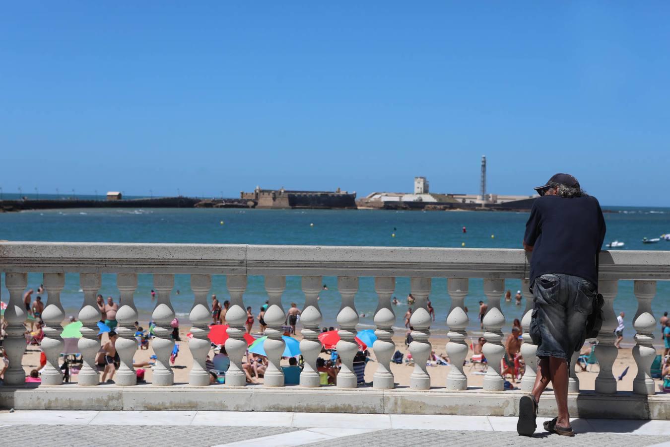 Las playas de Cádiz afrontan otro domingo entre medidas de seguridad