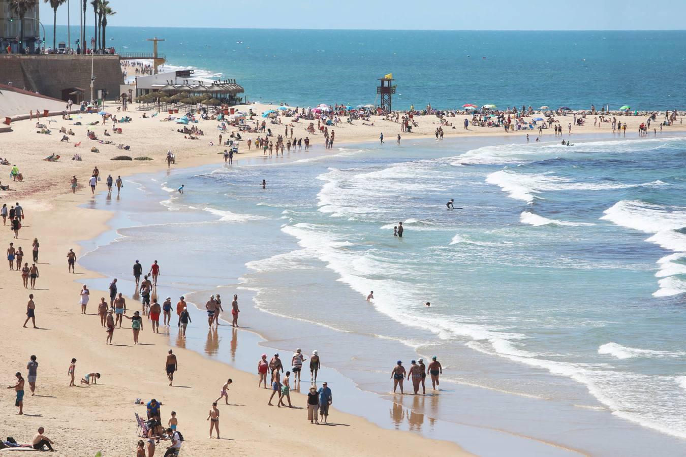 Las playas de Cádiz afrontan otro domingo entre medidas de seguridad