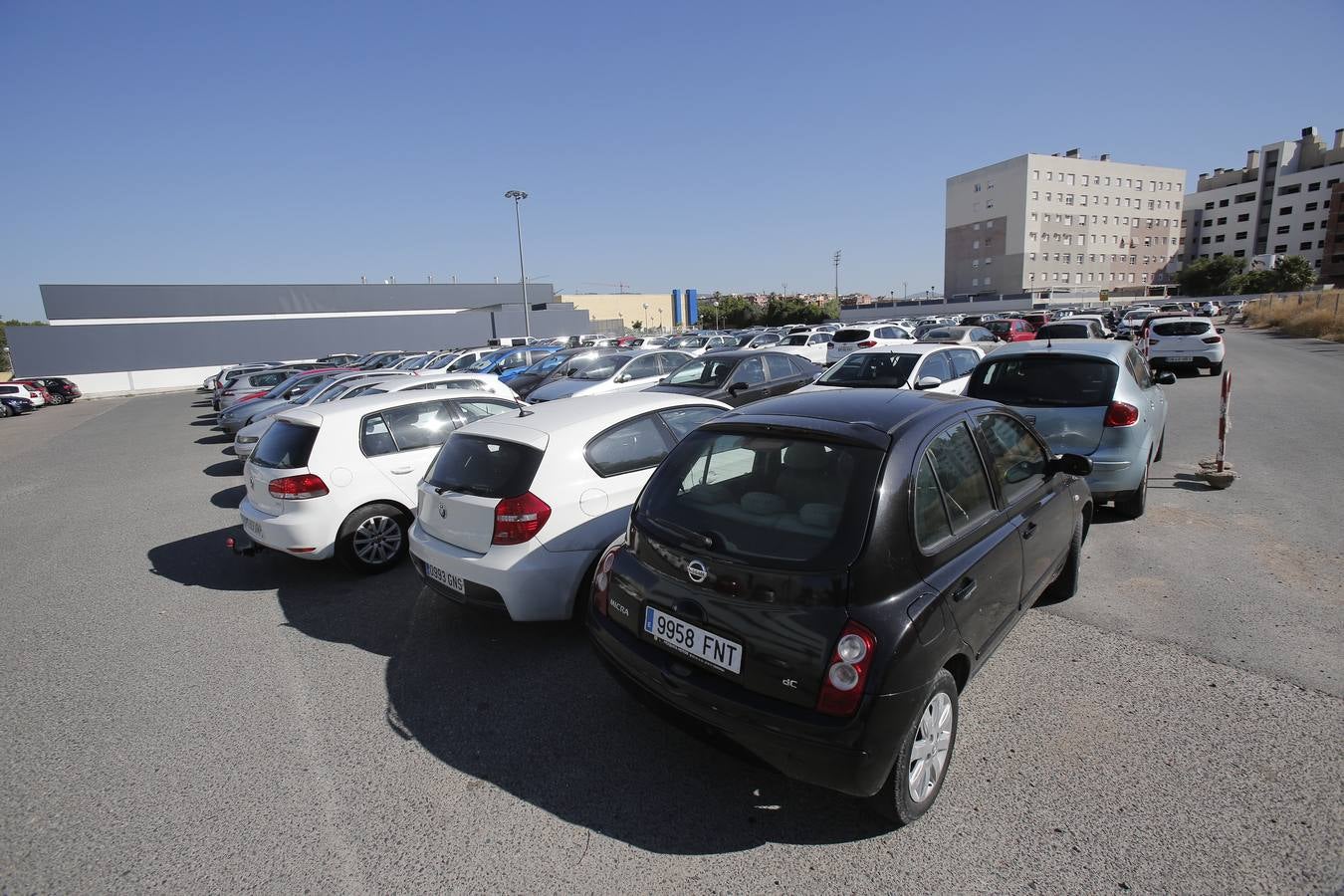 Así están los aparcamientos del hospital Reina Sofía de Córdoba, en imágenes