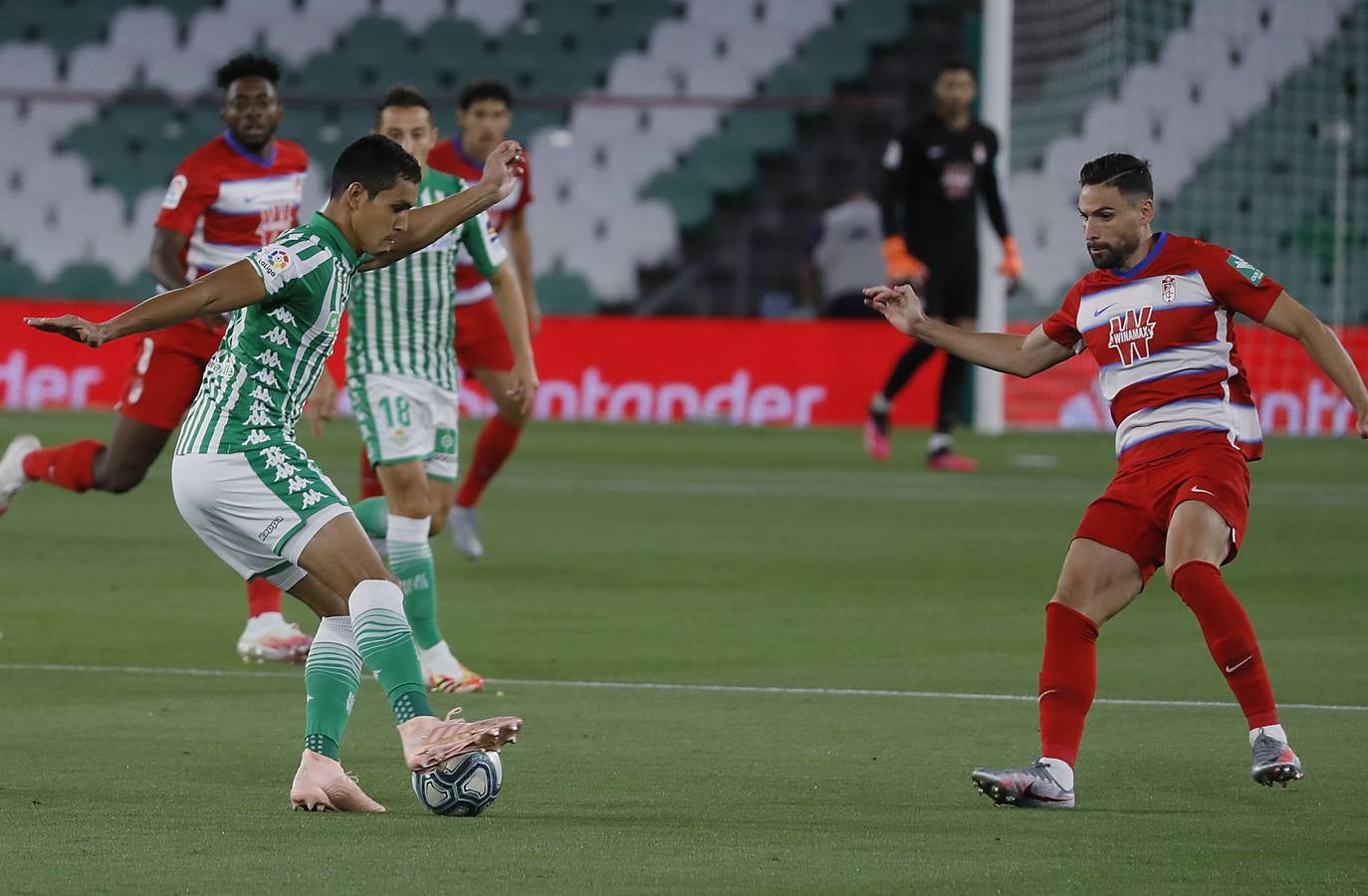 En imágenes, el Betis-Granada en el Villamarín