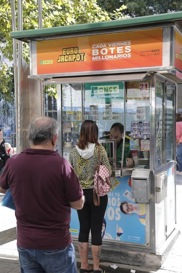 La vuelta de la venta de cupones de la ONCE en Córdoba, en imágenes