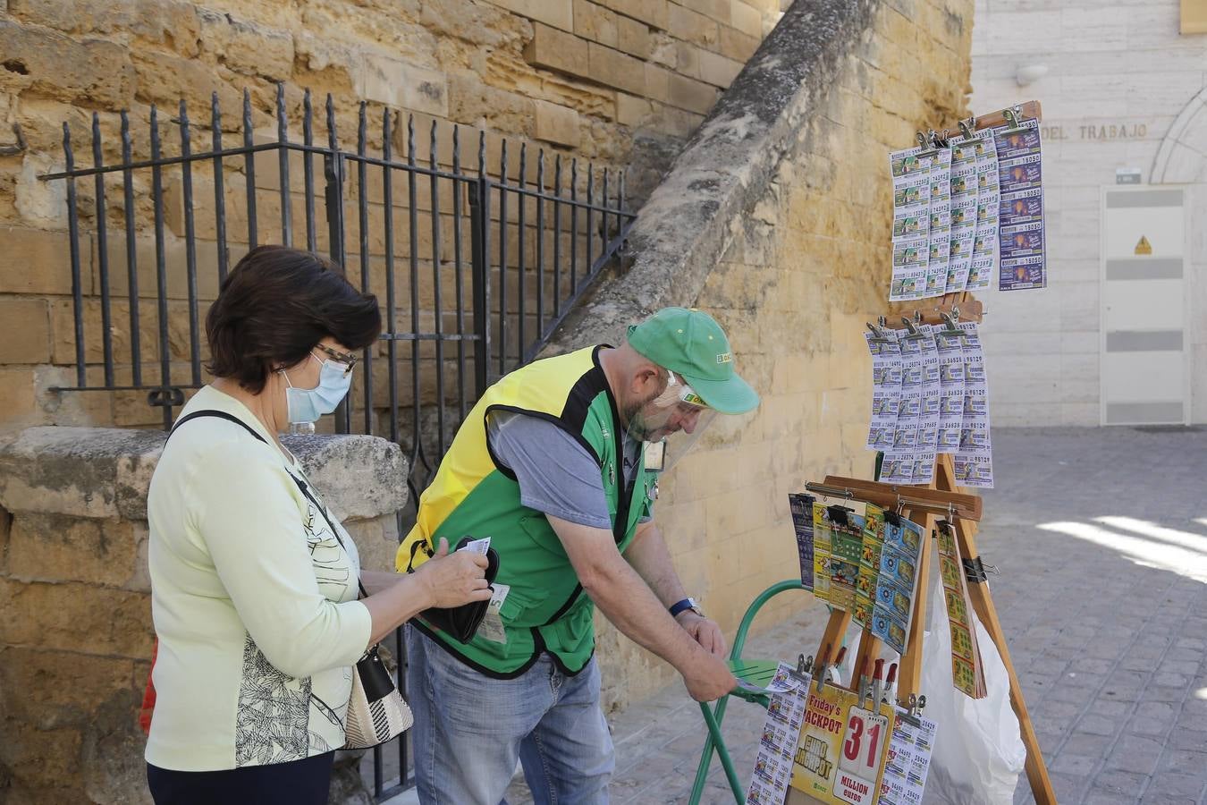 La vuelta de la venta de cupones de la ONCE en Córdoba, en imágenes